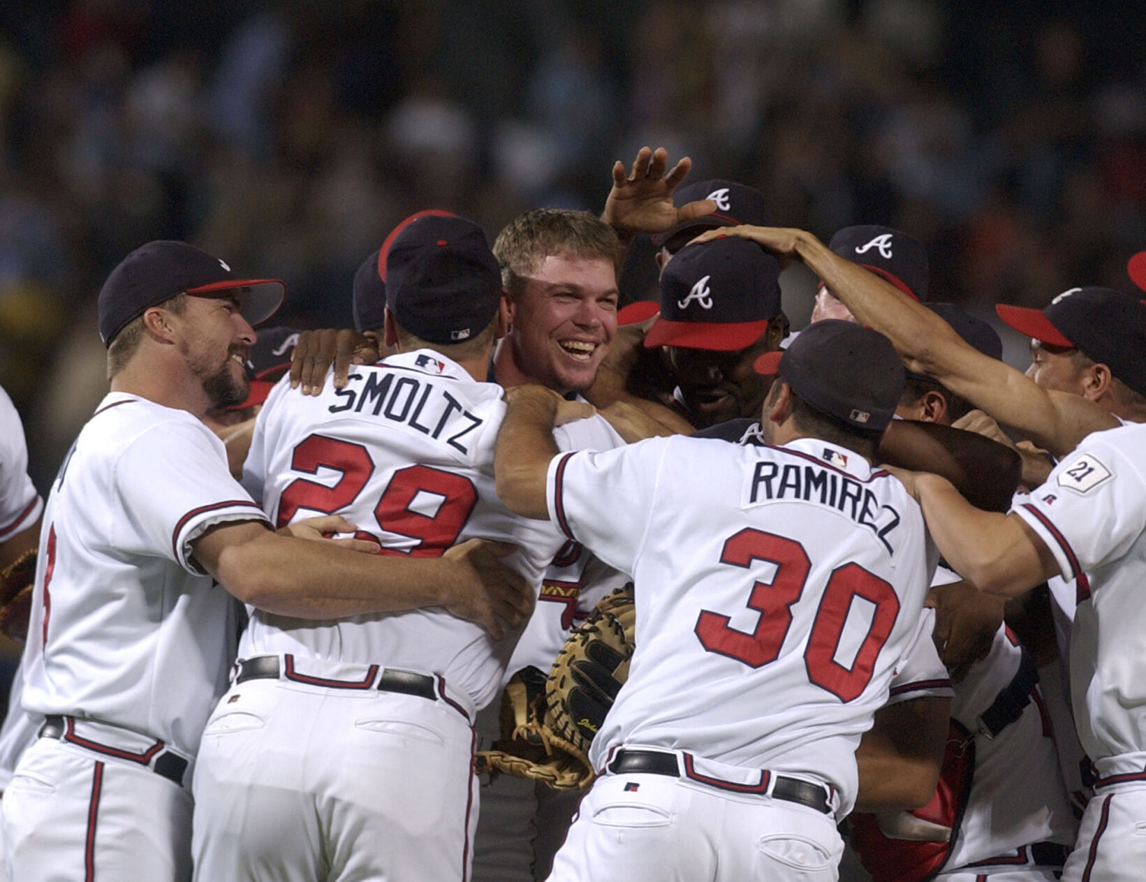 2004: Atlanta Braves clinch their 13th consecutive division title